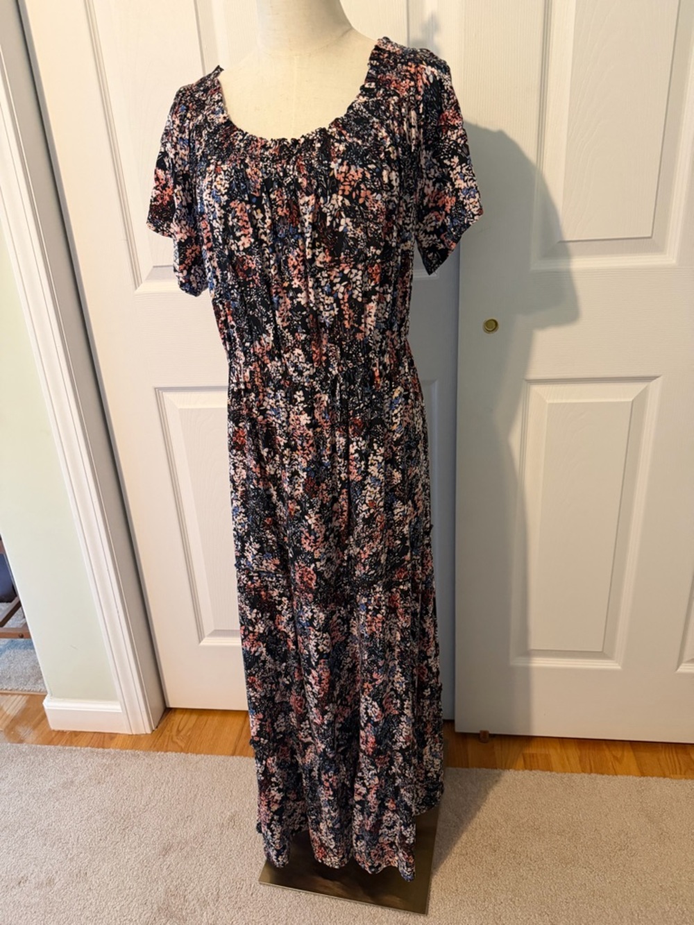 Dress - Picture 2 of 6